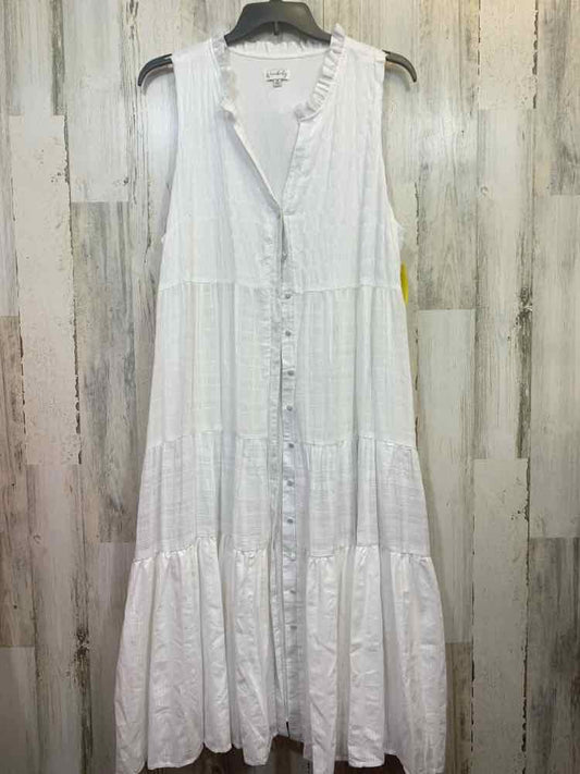 PRE-OWNED WONDERLY Dresses and Skirts Size 2X White TIER MAXI Dress/WHITE SLEEVE
