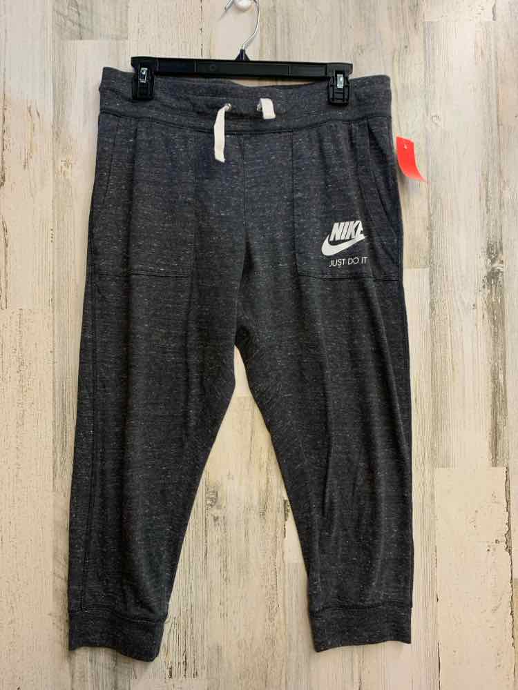 PRE-OWNED Size M NIKE BOTTOMS Gray CAPRI Pants/DRAW STRING JOGGER