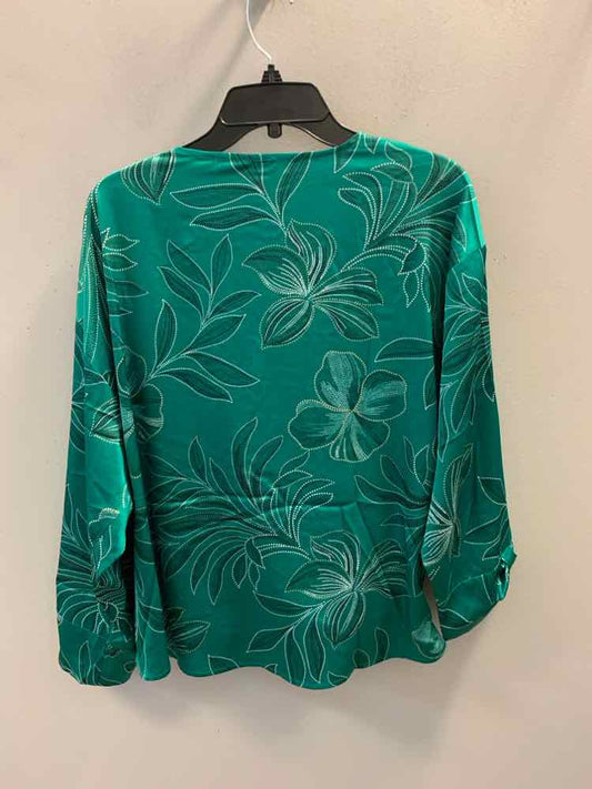 NWT OLIVIA & MARTIN Tops Size XL GRN/WHT/BLK Floral TOP