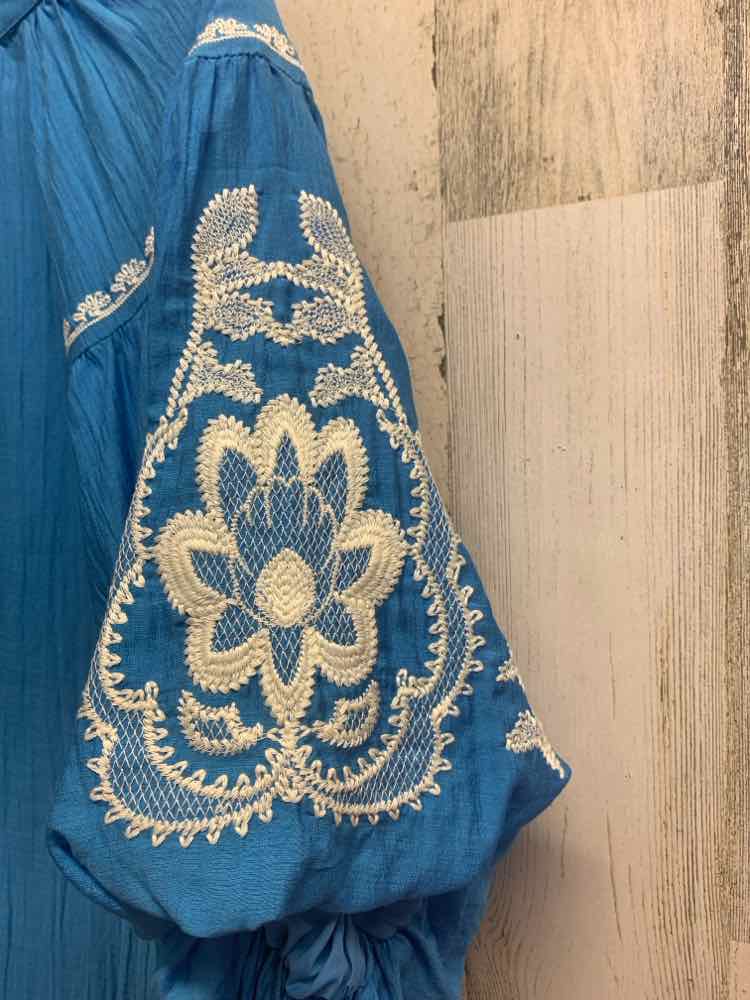 NWT UMGEE Dresses and Skirts Size M BLUE/WHITE Embroidered SUNDRESS Dress/BLUE/W