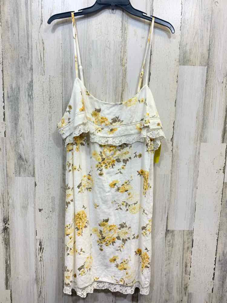 PRE-OWNED UNIVERSAL THREADS Dresses and Skirts Size XL WHITE/YELLOW/BROWN Dress/