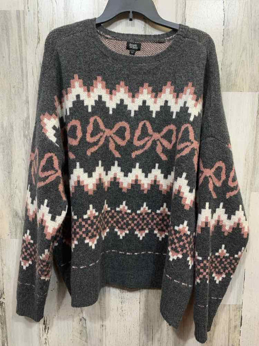 PRE-OWNED Size XL Tops GREY  BEVERLY AND BECK SWEATER W/ PINK BOW AND WHITE DESI