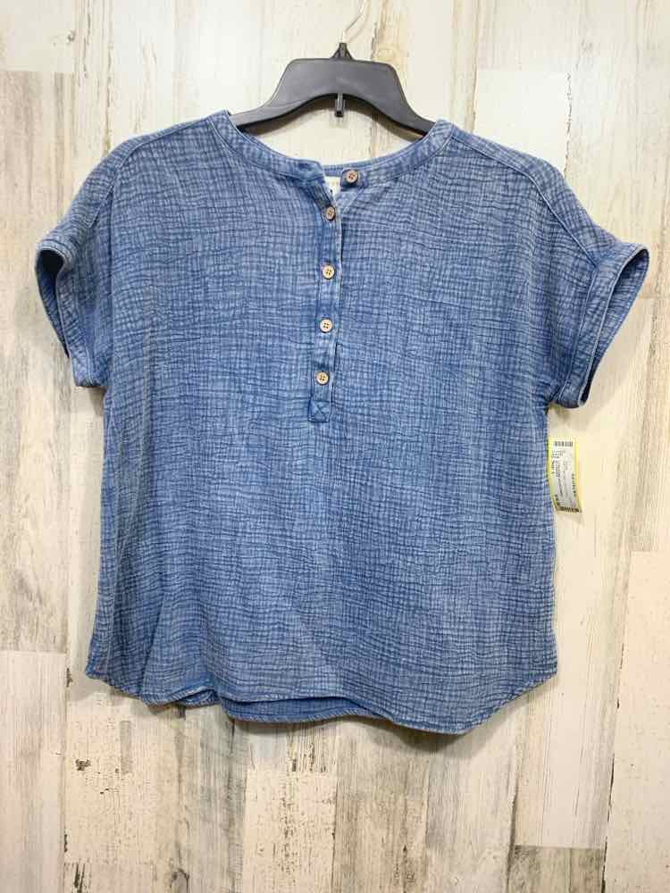 NWT BLU PEPPER Tops Size L Blue CAP SLEEV/1/2 BUTTONS GAUZE FABRICE Blouse