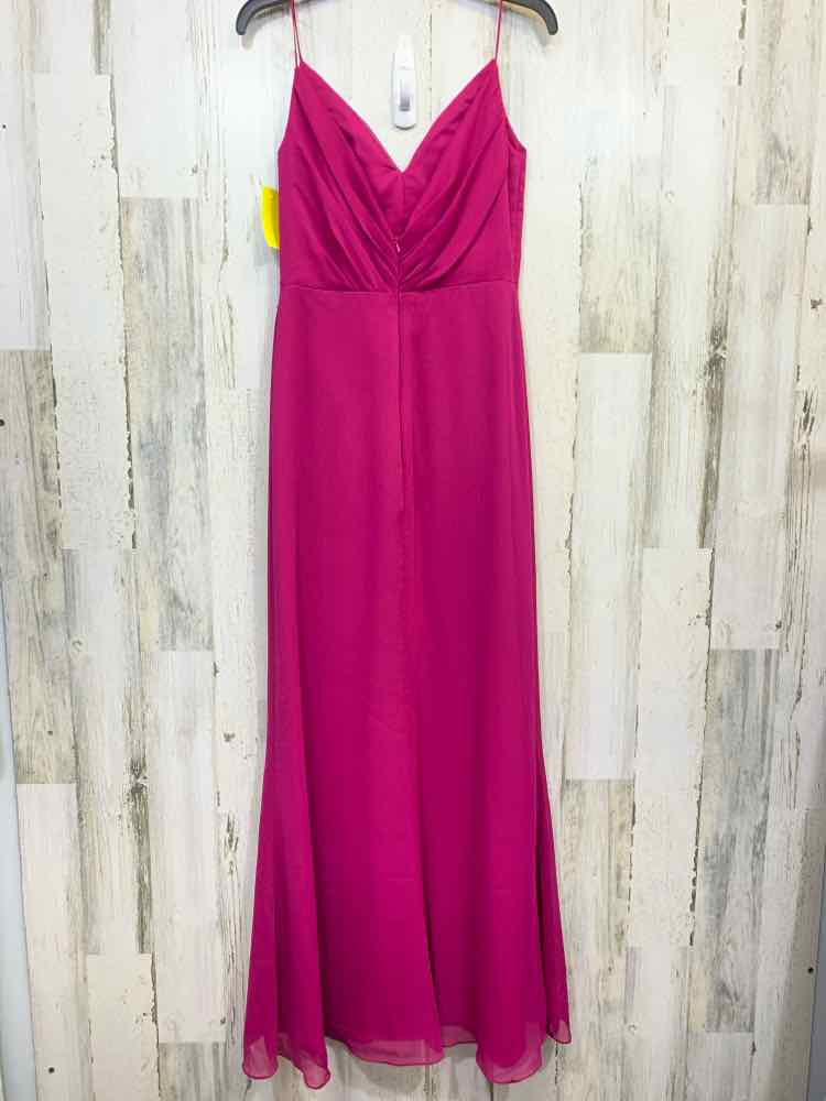 PRE-OWNED HAILEY PAIGE Dresses and Skirts Size 6 FUSHIA Solid Gown/Evening Wear/