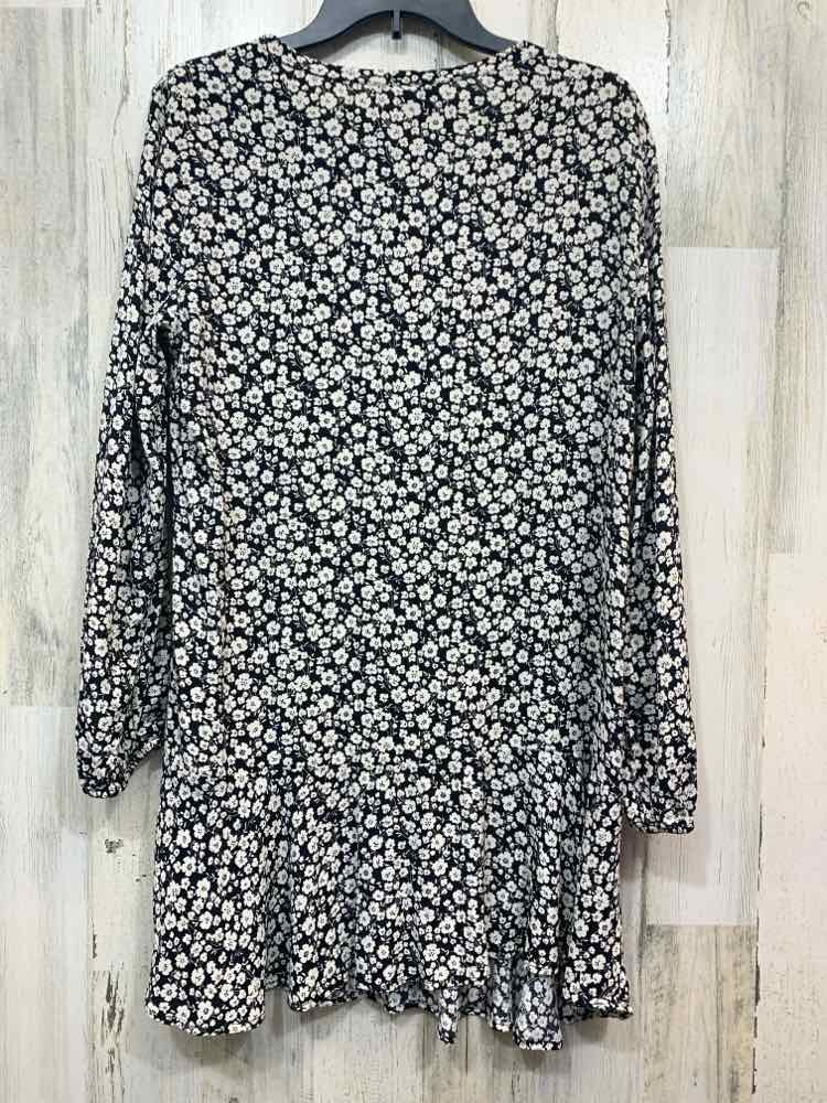 PRE-OWNED GAP Dresses and Skirts Size L BLACK/WHITE Floral MINI Dress/BLACK/WHIT
