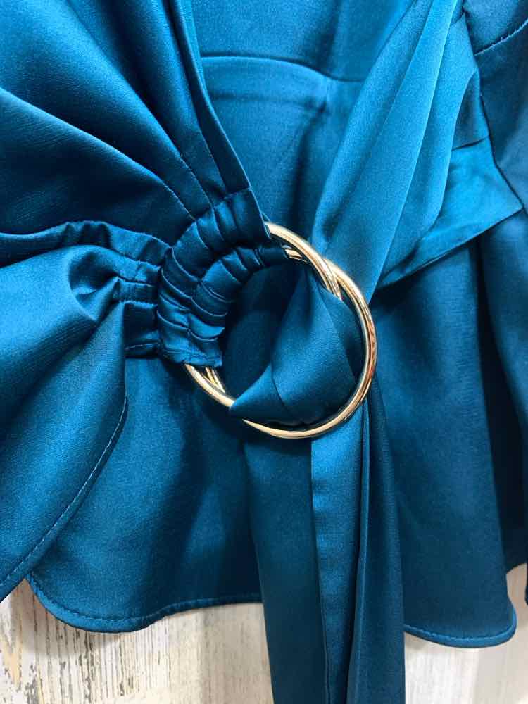 NWT INC/DRAPED/WRAP LOOK V-NECK W/ METAL RING DETAIL