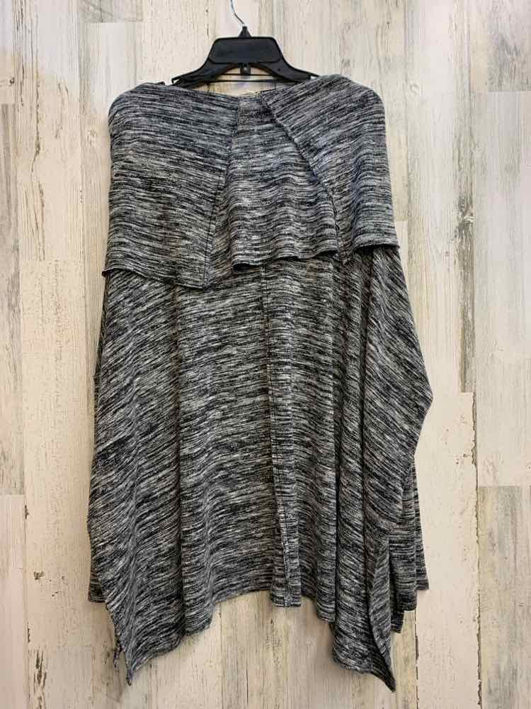 PRE-OWNED EASEL PLUS SIZES Size 1X Gray LONG SLEEVES TOP/SCOWL NECKLINE