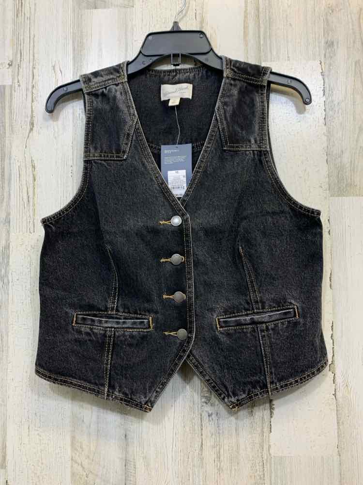 NWT UNIVERSAL THREADS Tops Size 10 Black Vest