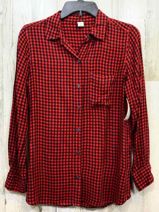 PRE-OWNED OLD NAVY SHIRTSize S RED/BLACK Checkered BUTTON UP TOP/RED/BLACK CHECK