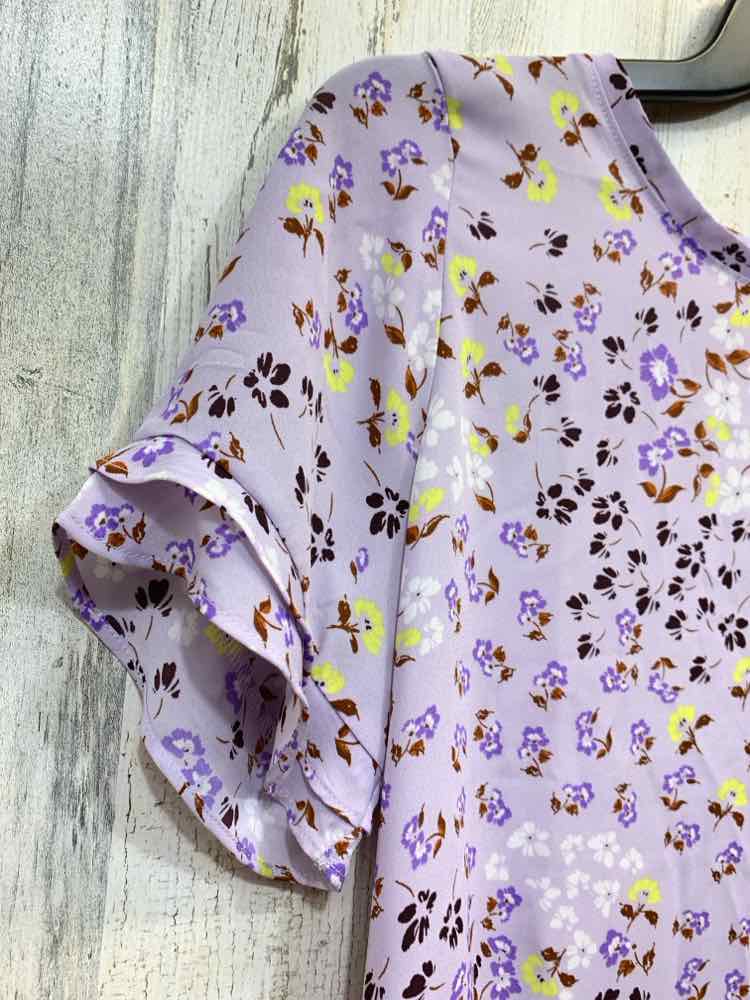 PRE-OWNED ANN TAYLOR Tops Size S Lavender Floral SHORT SLEEVES Blouse/BLK/WHT/LV