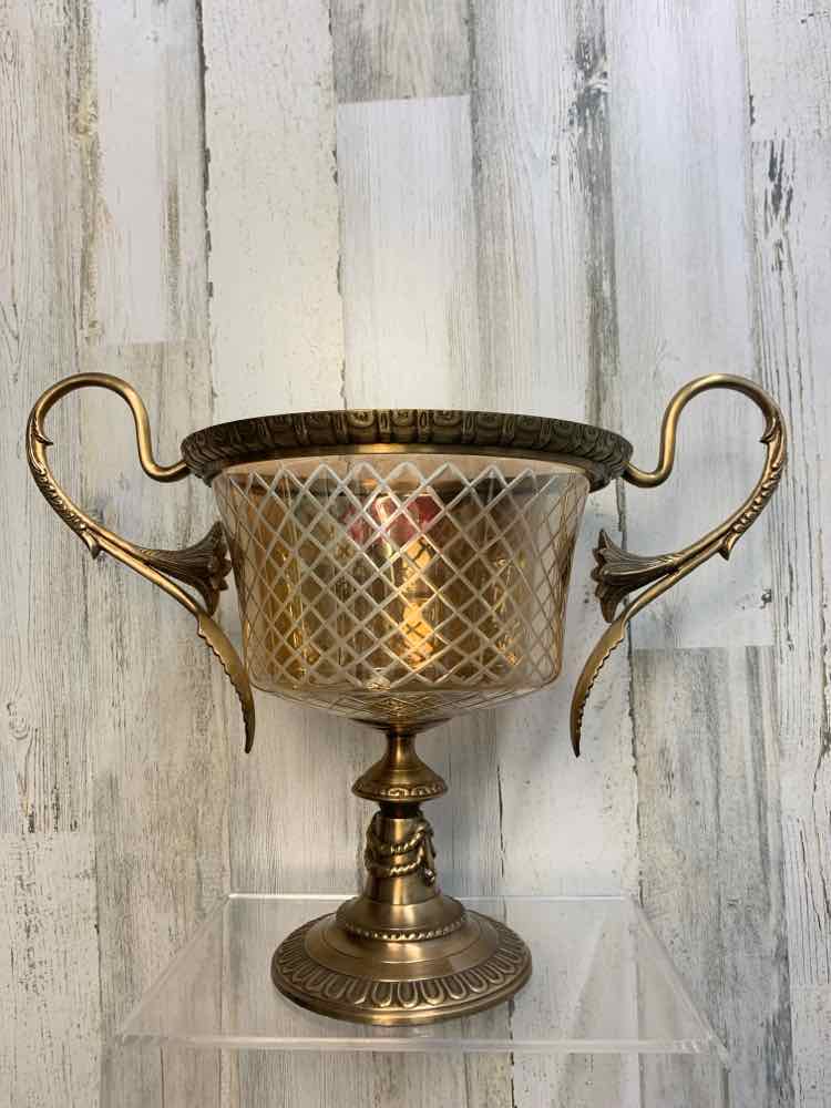 HOME DECOR/BRASS GLASS URN