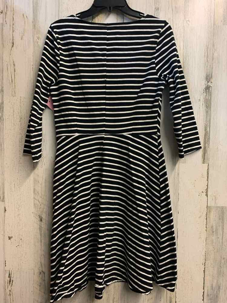 PRE-OWNED OLD NAVY Dresses and Skirts Size M BLK/WHT Stripe LONG SLEEVES Dress/V