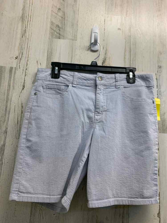PRE-OWNED Size 12 RIDERS BOTTOMS WHITE/BLUE Pinstripe MID RISE Shorts