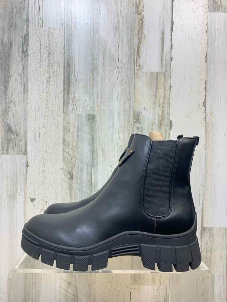 NWT GUESS SHOES Shoe Size 11 Black Shoes/MID BOOTS ELASTIC SIDES
