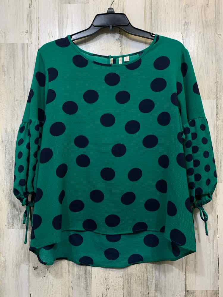 PRE-OWNED CATO Tops Size XL GREEN/BLUE DOTS TOP/GREEN/BLUE LARGE POLKA DOTS TOP