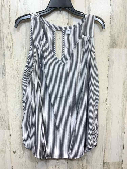 PRE-OWNED OLD NAVY/V-NECK KEYHOLE BACK RELAXED FIT TANK