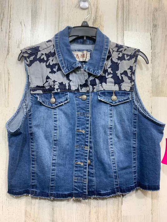PRE-OWNED A.M.I./SHEER/MESH-LOOK CAMO-LIKE SHOULDER PANEL VEST W/ RAW HEM