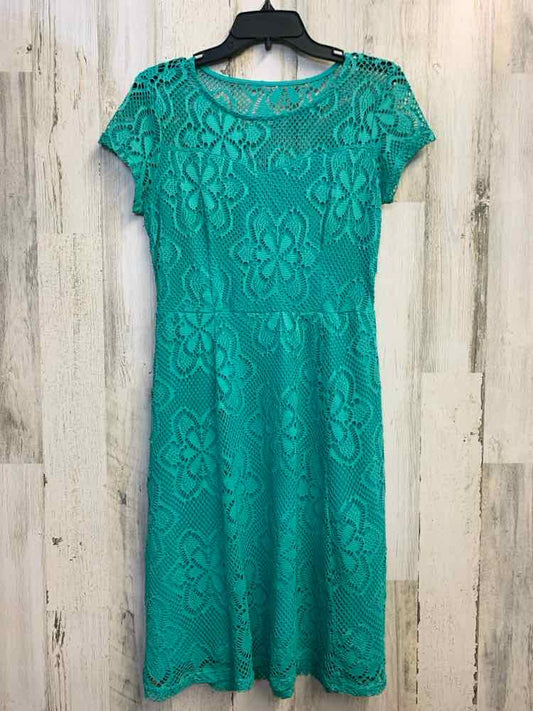 PRE-OWNED CATO Dresses and Skirts Size 6 TORQUOISE Floral SHORT SLEEVES Dress