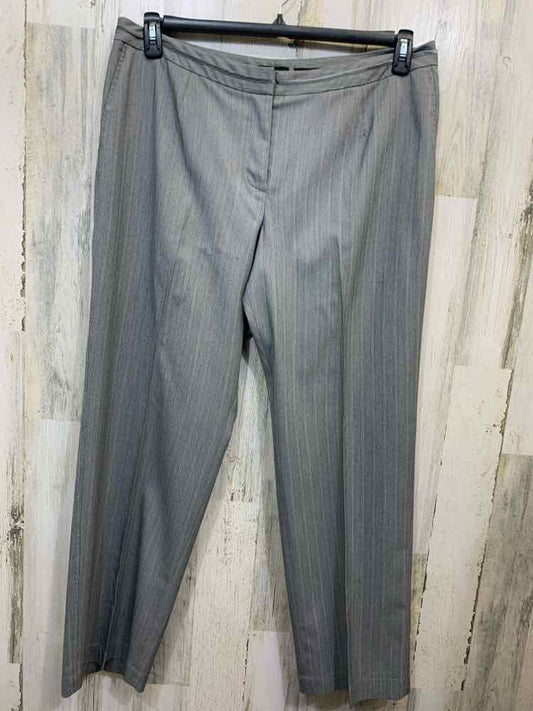 PRE-OWNED Size 16W MADISON STUDIO BOTTOMS Gray Pinstripe FLAT FRONT Pants/CAMERO