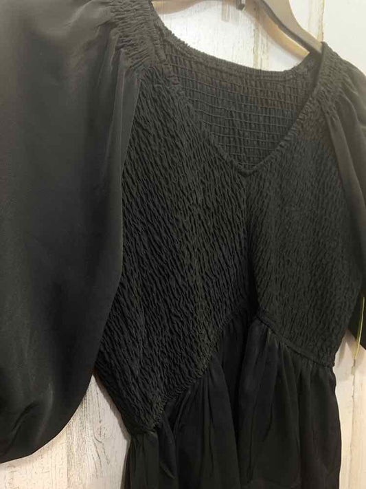 PRE-OWNED Tops Size M Black Polyester Blend Solid Blouse