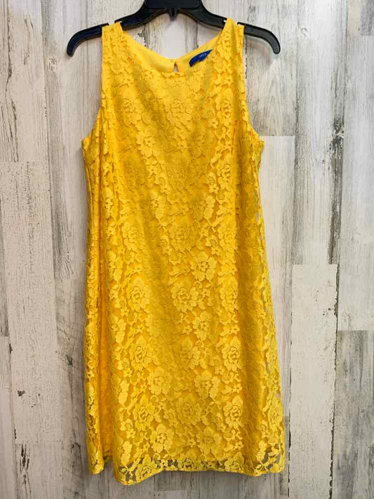PRE-OWNED APT. 9 Dresses and Skirts Size S Yellow Floral SLEEVELESS Dress