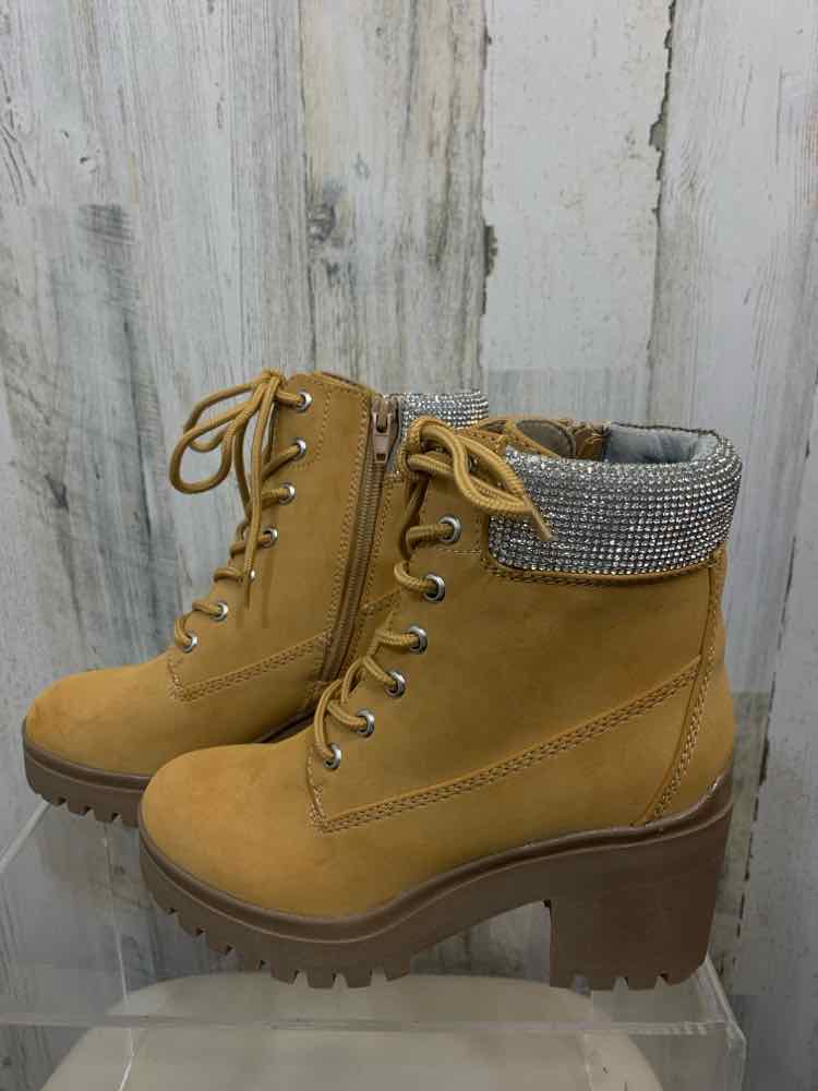 NWT FRANCO SARTO SHOES Shoe Size 5 WHEAT ANKLE BOOTIE Shoes/WHEAT COLOR ANKLE BO