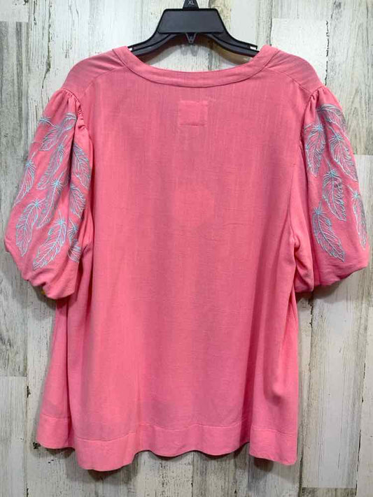 NWT UMGEE Tops Size L Pink PUFF SLEEVES/V NECK/BLUE FEATHER EMBROIDERY