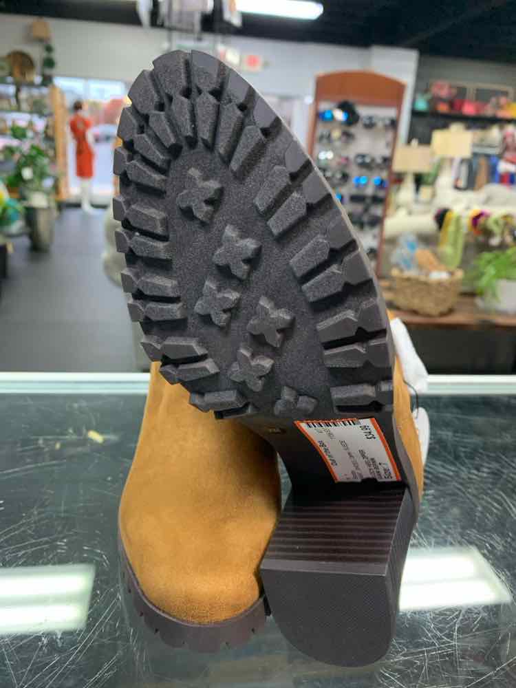 NWT GIANI BERNINI SHOES Shoe Size 7 Camel SUEDE Boots