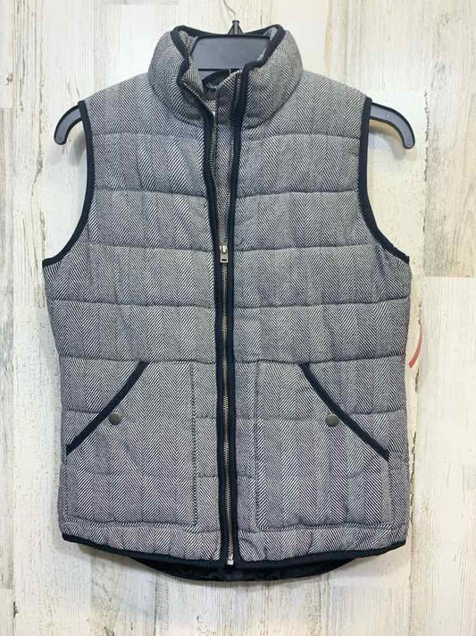 PRE-OWNED A NEW DAY Tops Size M BLACK/WHITE ZIG ZAG VEST Vest/BLACK/WHITE ZIG-ZA