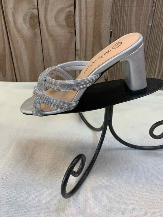 NWT BELLA-VITA SHOES 7M Silver OPEN TOE Shoes