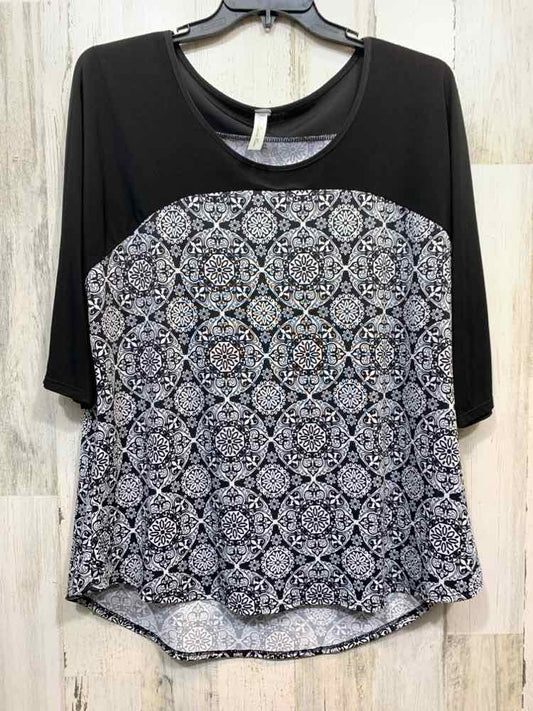PRE-OWNED PERSEPTION WOMEN/BLACK UPPER YOKE/SLEEVES ORNAMENTAL PRINT 3/4 SLEEVE