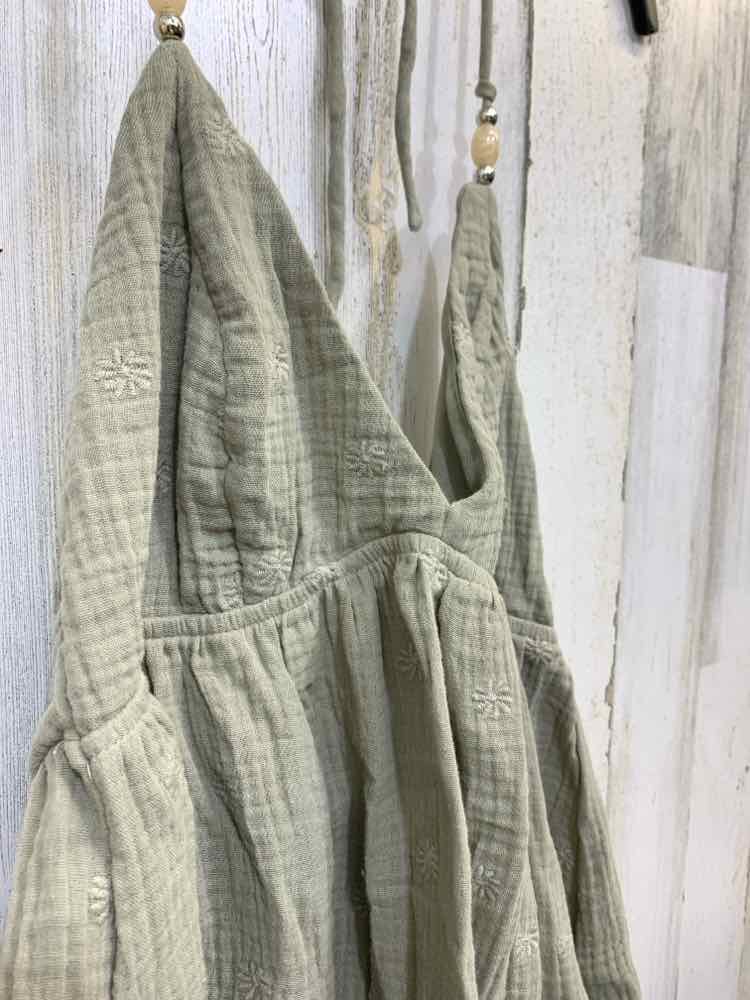 NWT WILD FABLE Tops Size M OLIVE GREEN Solid HALTER Blouse