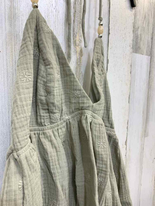 NWT WILD FABLE Tops Size M OLIVE GREEN Solid HALTER Blouse