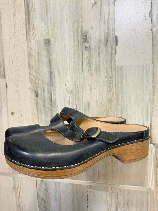 PRE-OWNED DANSKO SHOES Shoe Size 8.5 Navy LEATHER Solid CLOG Shoes/DARK NAVY SLI
