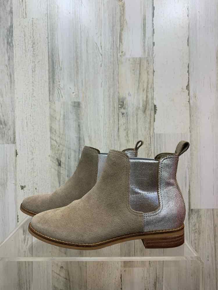 PRE-OWNED TOMS SHOES Shoe Size 6.5 BROWN/SILVER 2 TONE CHELSEA BOOT Boots/TOMS: