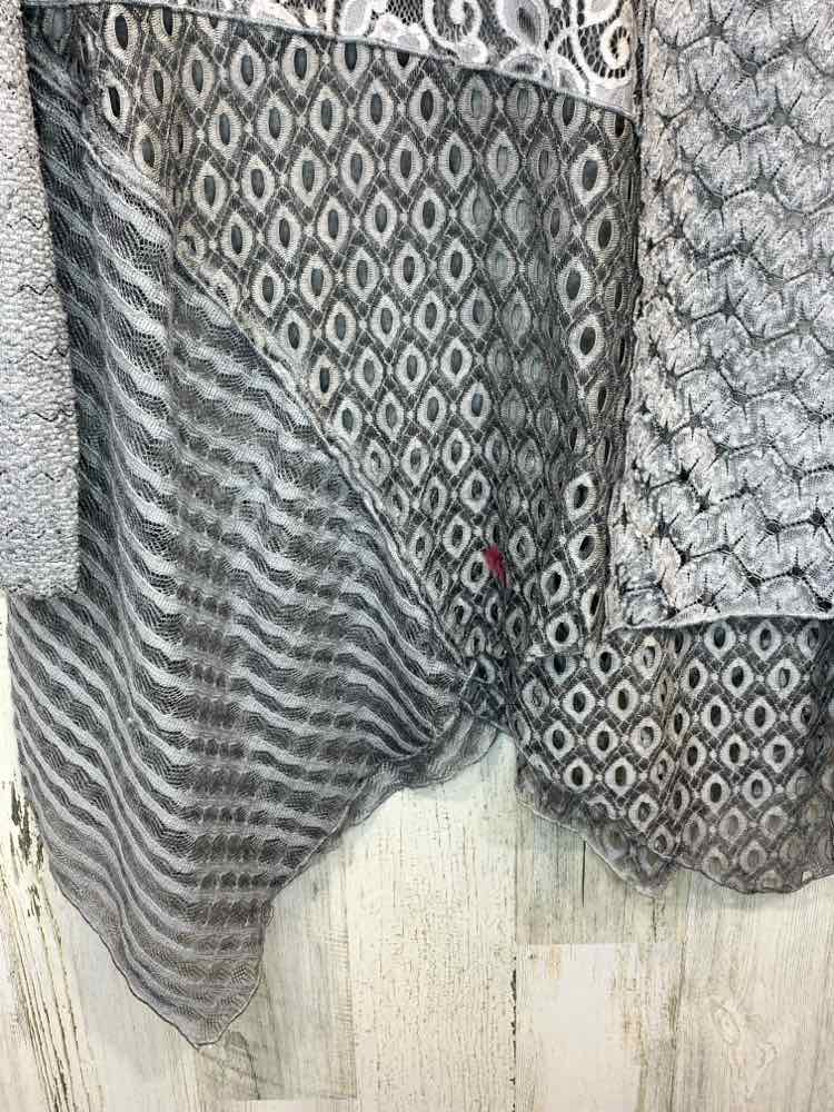 NWT LULU B Size XL Tops Gray polyester MULTI-PATTERN LONGSLEEVE SWEATER