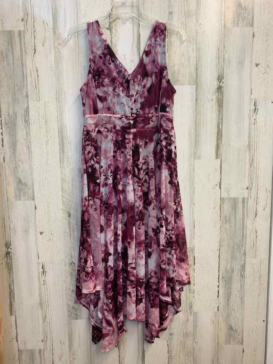 PRE-OWNED SIMPLY VERA Dresses and Skirts Size M PURPLE/WHITE Floral Dress/ASYMME