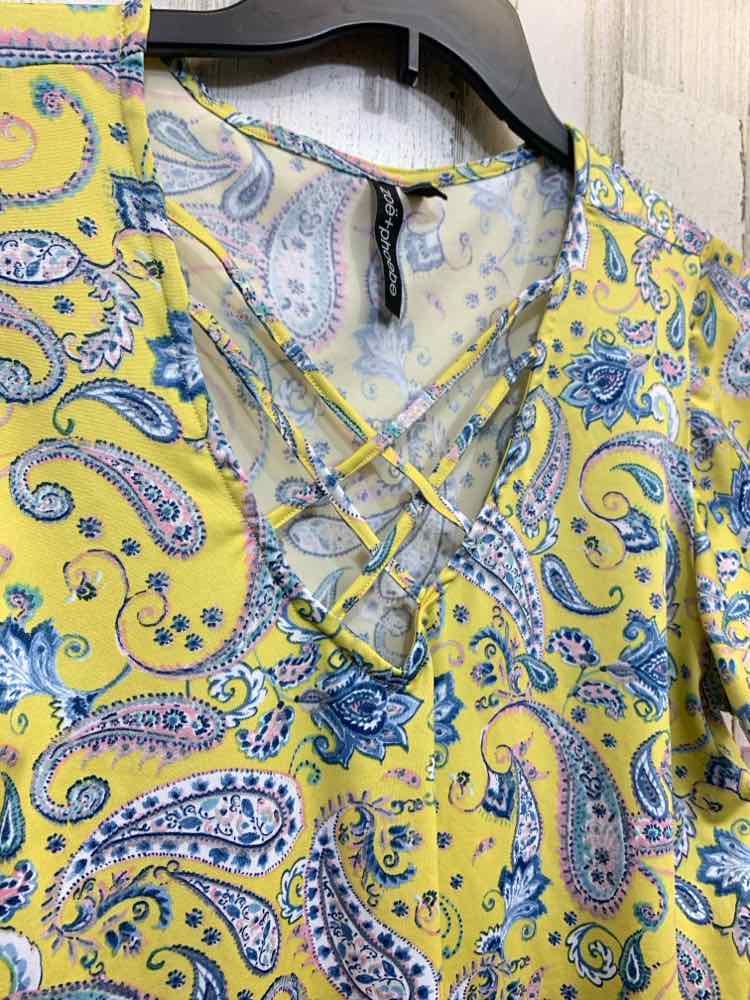 PRE-OWNED ZOE + PHOEBE Tops Size L BLU/YLW Paisley SHORT SLEEVES Blouse