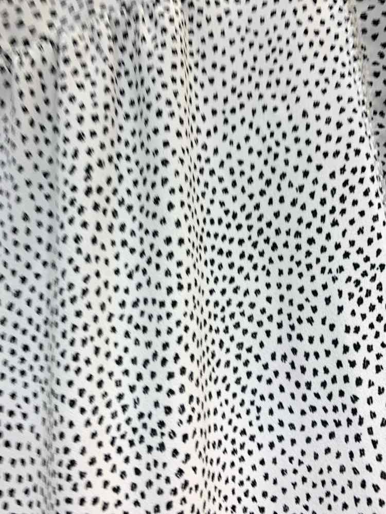 PRE-OWNED LOFT/SHORT FLUTTER SLEEVE PINTUCK/PLEAT DETAILED ROUNDED NECK