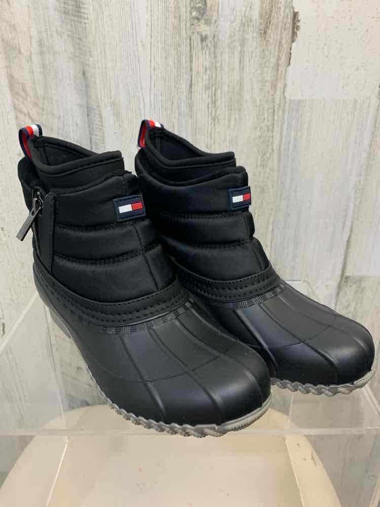 NWT TOMMY HILFIGER SHOES Shoe Size 6 Black Boots