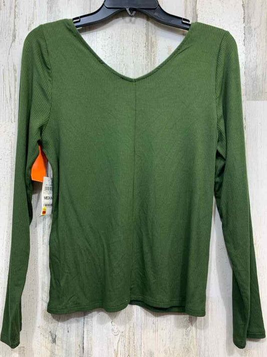 NWT ON 34TH Tops Size M Green RIBBED LONG SLEEVE Blouse
