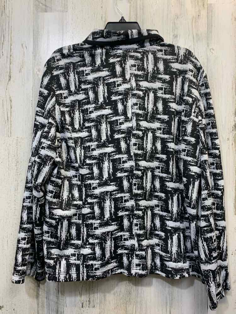 PRE-OWNED CHICOS JACKETS / COATS Size 3 BLACK/WHITE STROKES JACKET Jacket/BLACK/