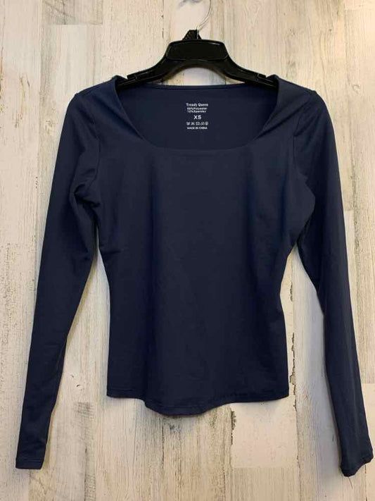 PRE-OWNED TRENDY QUEEN Tops Size XS Navy LONG SLEEVES TOP/SQUARE NECKLINE