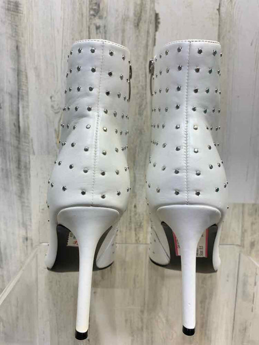 NWT NINE WEST SHOES Shoe Size 8.5 White Boots