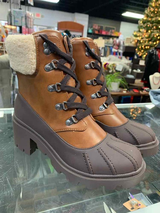 NWT STEVE MADDEN SHOES Shoe Size 8 OFF WHITE ANKLE RAIN Boots W/FUR