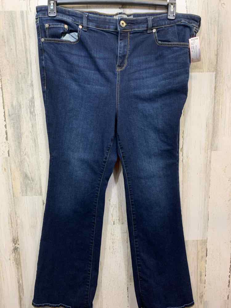 PRE-OWNED Size 20 TORRID PLUS SIZES Navy Jeans