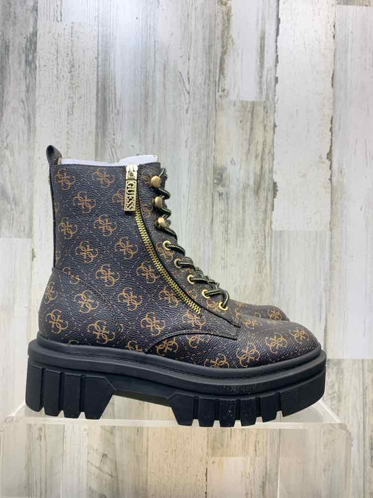 NWT GUESS SHOES Shoe Size 9.5 Brown Shoes/BOOTS GOLD BUCKLES STRING