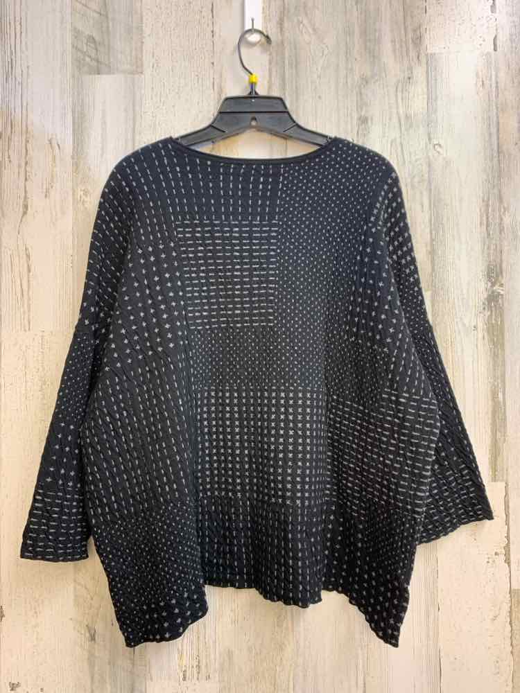 PRE-OWNED J JILL Tops Size M Black LONG SLEEVES TOP/GREY PATTERN