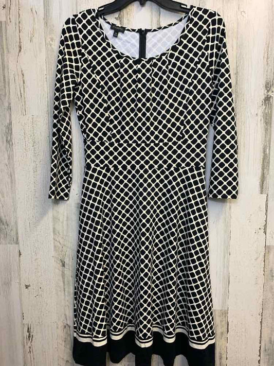 TALBOTS Dresses and Skirts Size XS BLK/WHT DIAMOND 3/4 LENGTH Dress