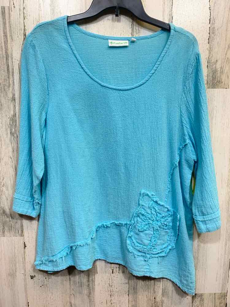 PRE-OWNED LULU B/LIGHTWEIGHT GAUZE TEXTURED FINISH SCOOP NECK 3/4 SLEEVE